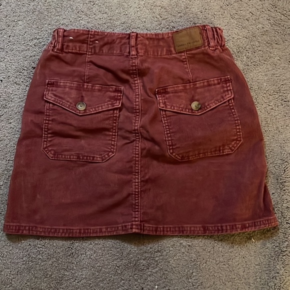 American Eagle Corduroy Skirt - Picture 2 of 4